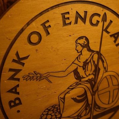 BoE admite tolerar inflação para sustentar a economia britânica