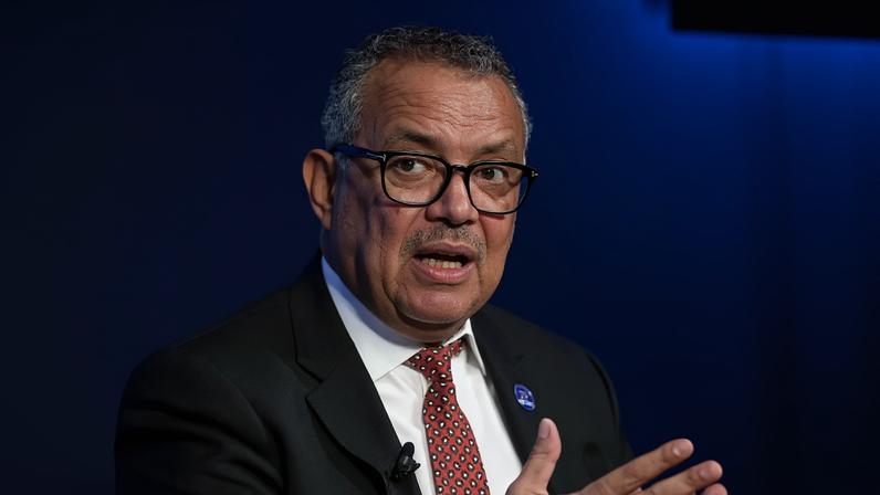 Tedros Adhanom Ghebreyesus, diretor-geral da Organização Mundial da Saúde (OMS), durante uma sessão de painel no segundo dia do Fórum Econômico Mundial (FEM) em Davos, Suíça, na quarta-feira, 17 de janeiro de 2024