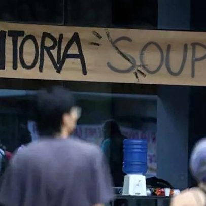 Manifestantes mantêm ocupação do prédio da reitoria da USP