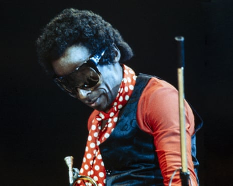 Miles Davis completa 100 anos e continua moldando a música moderna