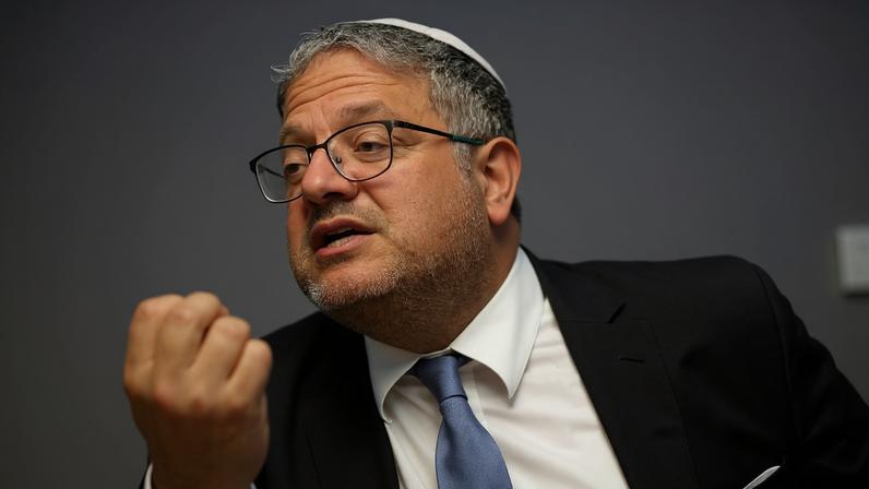 Itamar Ben Gvir, ministro da Segurança Nacional de Israel, durante uma entrevista em seu gabinete no Knesset, em Jerusalém, Israel, na segunda-feira, 22 de julho de 2024