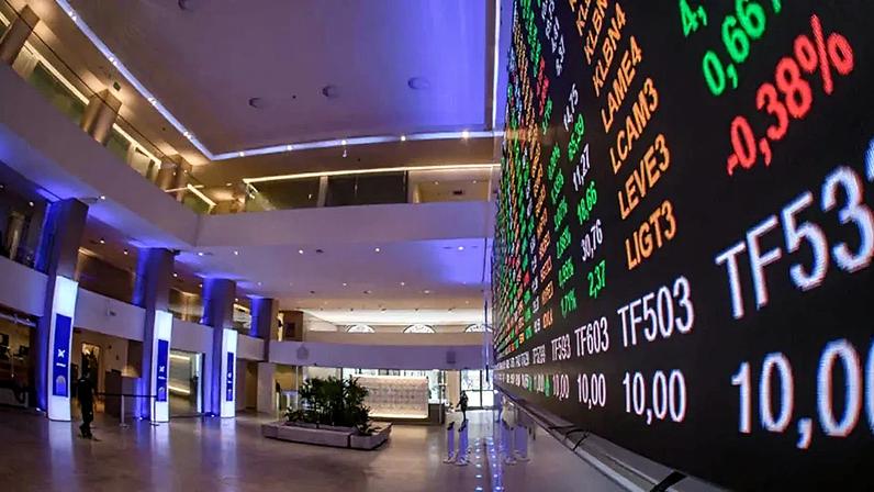 Ibovespa abre em queda com pressão de Petrobras e Vale