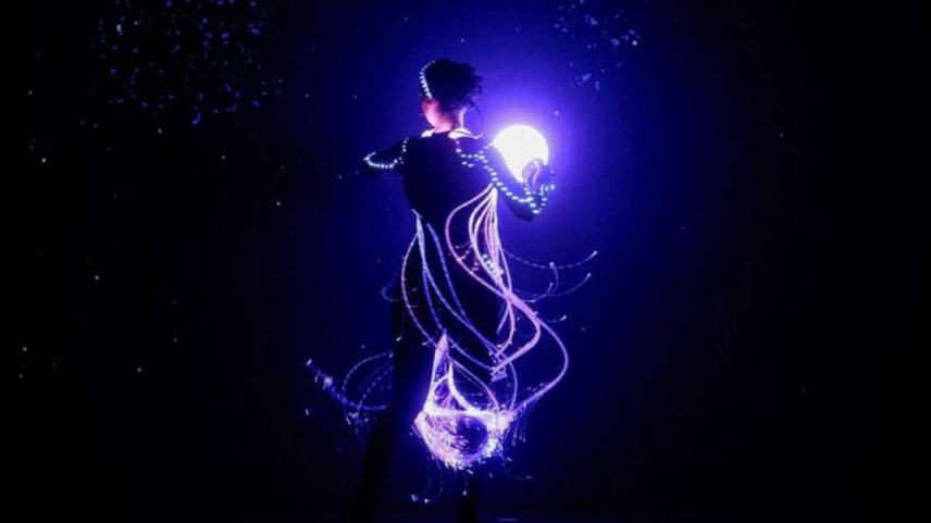 A experiência do LightWire, segundo os criadores, é um manifesto sobre o futuro das ativações de marca e dos grandes eventos