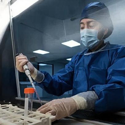 Cientistas britânicos desenvolvem vacina contra Ebola, pronta em meses