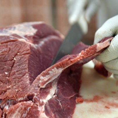 Alimentação desacelera e representa quase metade do IPCA-15 de maio