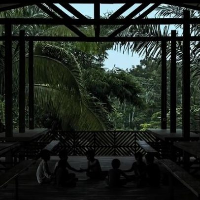Aldeia propõe novas formas de habitar a floresta