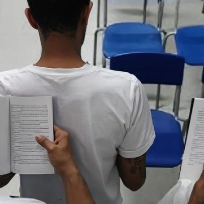 Detentos de presídio em Pernambuco lançam livro sobre memória e recomeço