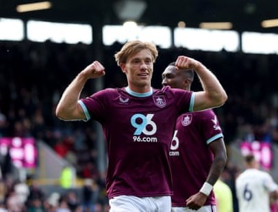 Aston Villa frustrado com gol de Flemming; Burnley busca ponto raro