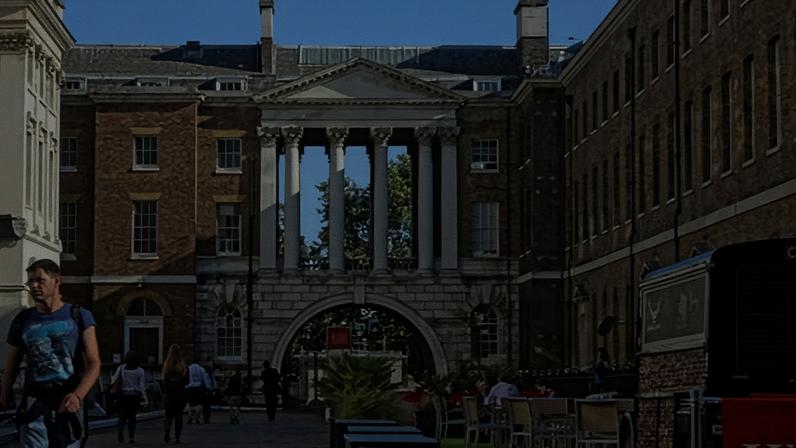 Universidades britânicas alertam cortes para estudantes de baixa renda