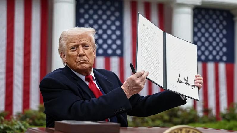 Presidente dos EUA, Donald Trump, assina decreto que impõe tarifas contra parceiros comerciais — Foto: Jim Lo Scalzo/EPA/Bloomberg