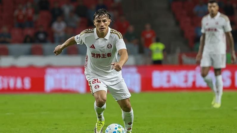 Bernabei voou em campo –