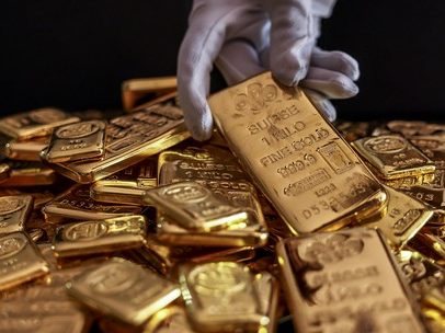 Ouro encerra a semana em queda com perspectiva de Fed restritivo