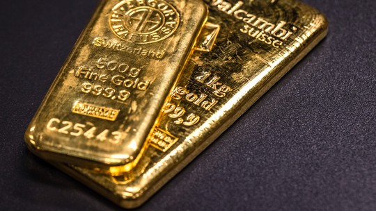 Ouro recupera perdas recentes, mas tensões EUA-Irã seguem no radar