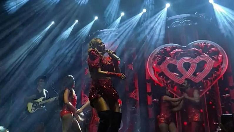 Joelma durante show que encerrou o palco São João na Virada Cultural 2026