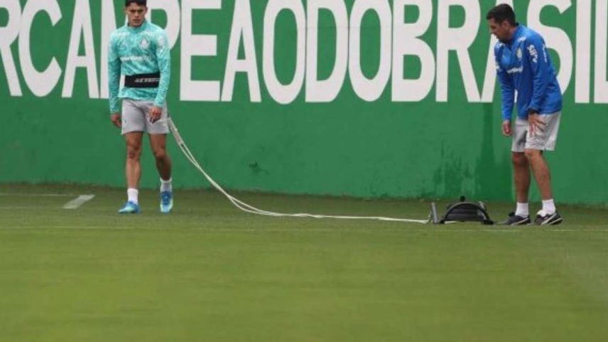 Abel Ferreira no treinamento desta segunda-feira pelo Palmeiras –