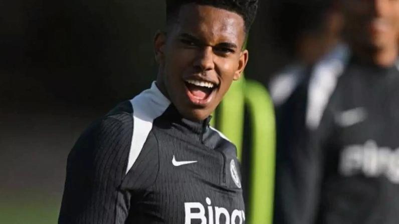 Estêvão é cria do Palmeiras, mas atualmente joga pelo Chelsea