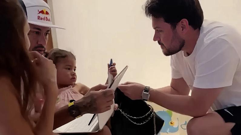 Neymar foi surpreendido com anúncio de gravidez da cunhada –