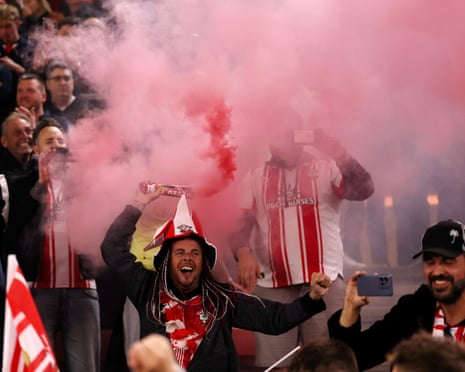 EFL avalia desclassificar Southampton da final de playoffs e atraso
