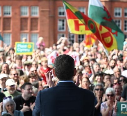 Wales sofre abalo político; governo do Reino Unido em posição delicada