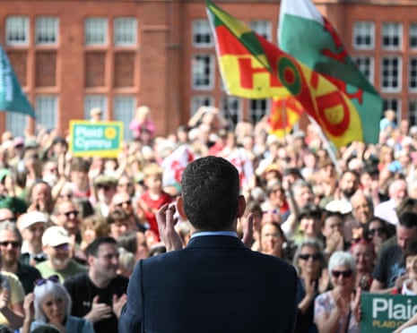 Wales sofre abalo político; governo do Reino Unido em posição delicada
