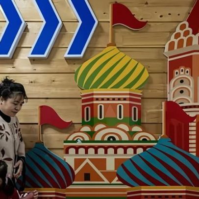 Rublos russos chegam a cidades fronteiriças da China; carros e clínicas de beleza