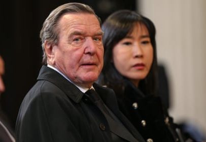 Reação mista à proposta de Putin de Schröder como mediador de paz