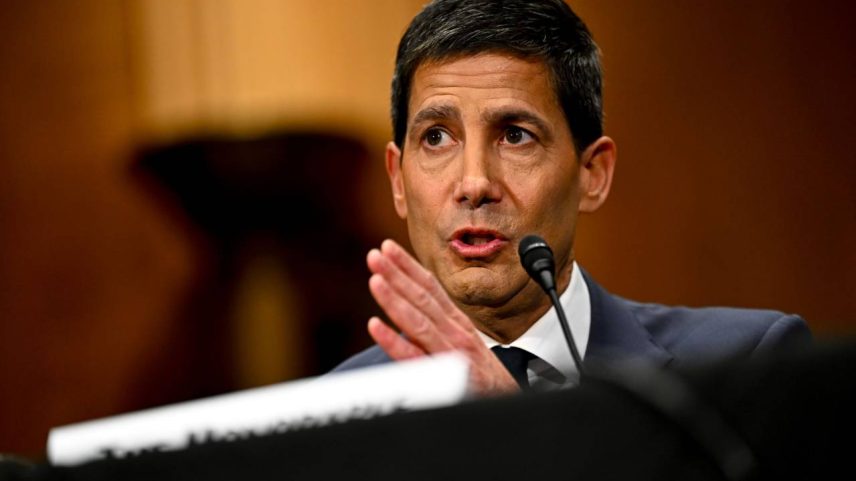 Indicado ao Fed, Kevin Warsh enfrentará sabatina no Senado com confirmação em xeque (Foto: Bloomberg)