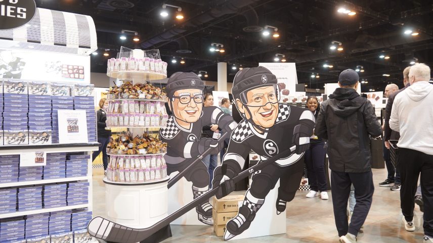 Caricaturas de Greg Abel, novo CEO da Berkshire Hathaway, e de Warren Buffett, que se aposentou no fim de 2025