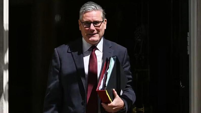 O primeiro-ministro britânico, Keir Starmer, participa da sessão semanal de perguntas e respostas — Foto: Chris J. Ratcliffe/Bloomberg