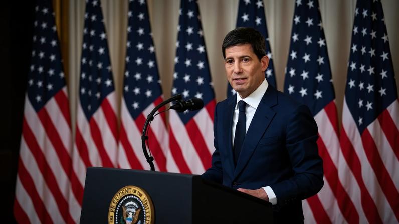 Kevin Warsh, presidente do Federal Reserve dos EUA, discursa durante a cerimônia de posse no Salão Leste da Casa Branca, em Washington, D.C., EUA, na sexta-feira, 22 de maio de 2026. (Foto: Bloomberg)