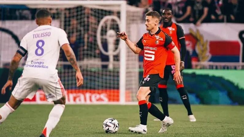 Lyon e Rennes fizeram um jogo bem movimentado pelo Campeonato Francês –