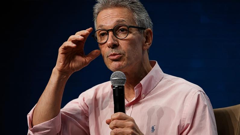 O ex-governador de Minas Gerais Romeu Zema (Novo-MG), durante o primeiro painel dos presidenciáveis na XXVII Marcha dos Prefeitos