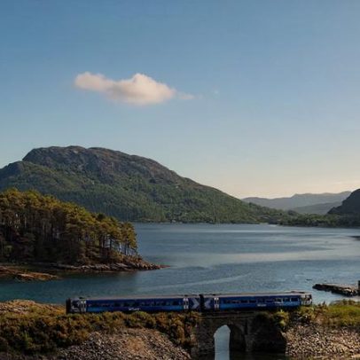 Cinco das melhores linhas férreas costeiras da Europa com vistas deslumbrantes