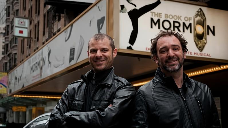 Incêndio causa danos substanciais ao teatro Livro de Mórmon em Nova York