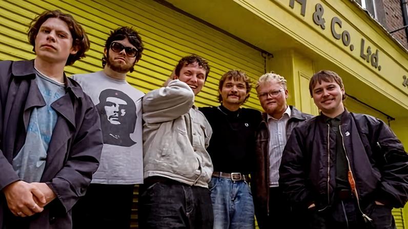Madra Salach, folk irlandês intenso, entre as melhores faixas da semana