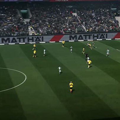 Dortmund vence Werder Bremen por 2 a 0 na Bundesliga