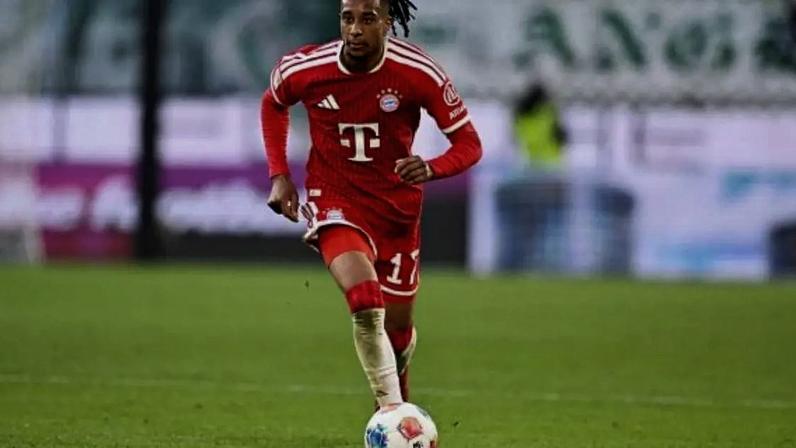 Olise desbanca Mbappé e é eleito melhor francês fora do país