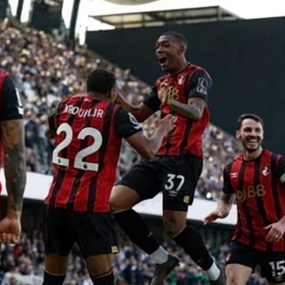 Bournemouth vence Fulham em duelo de 10 contra 10, buscando vagas europeias
