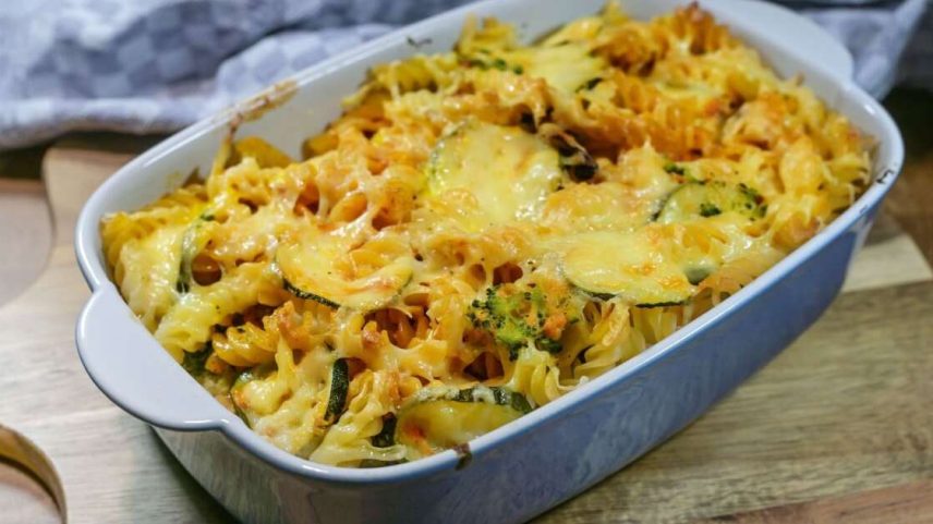 Macarrão de forno com legumes