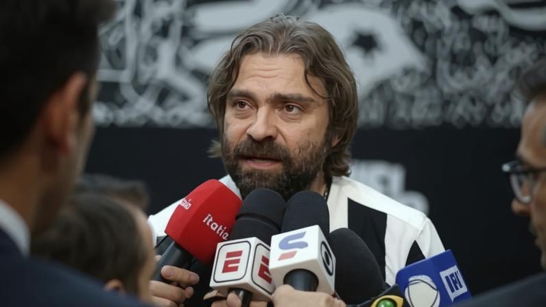 Bola com ele! João Paulo Magalhães comanda o social do Botafogo –