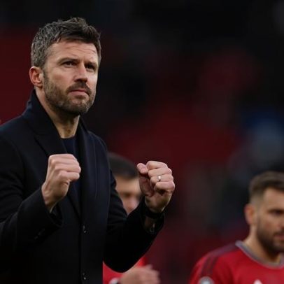 Manchester United próximo de confirmar Michael Carrick como técnico permanente