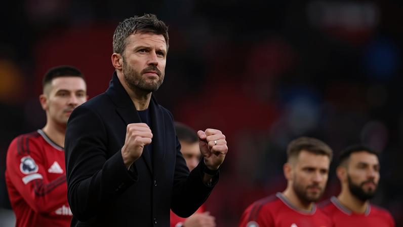 Manchester United próximo de confirmar Michael Carrick como técnico permanente