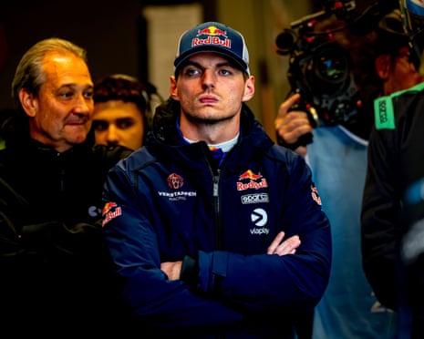 Estreia de Verstappen em 24h no Nürburgring termina com falha mecânica