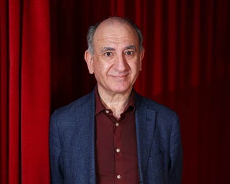 Paddington 4: Iannucci escreverá novo filme com roteirista de Thick of It e Veep