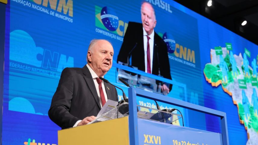 Paulo Ziulkoski, presidente da Confederação Nacional dos Municípios