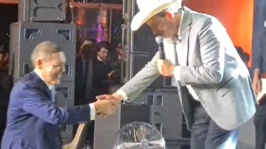 Kassio Nunes Marques na festa de posse com o locutor bolsonarista Cuiabano Lima