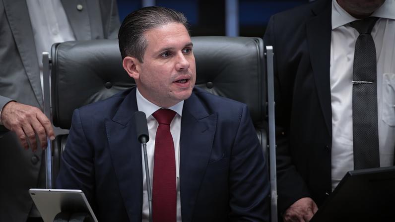 Nas redes sociais, Motta comemorou a aprovação da PEC