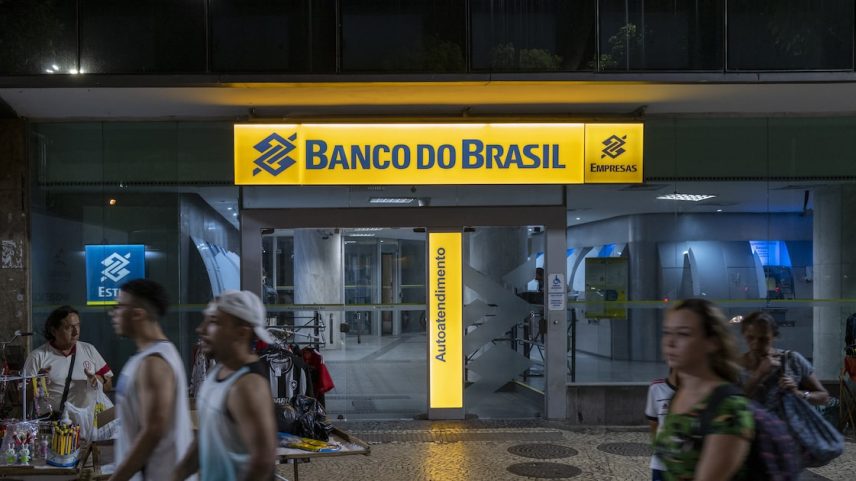 Banco do Brasil teve lucro líquido de R$ 3,4 bi no primeiro trimestre, queda de 53,5% na comparação anual e baixa de 40,2% frente ao último trimestre (Foto: Lucas Landau/Bloomberg)