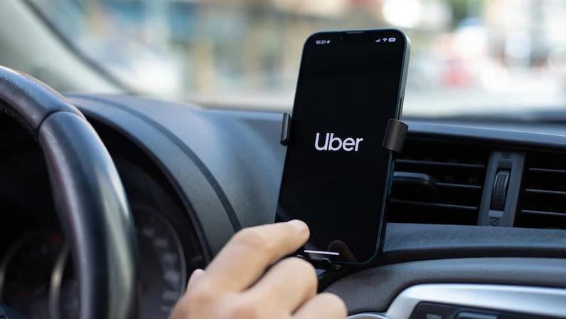 Lula vai anunciar R$ 30 bi em crédito para veículos a motoristas de app e taxistas, alvos eleitorais