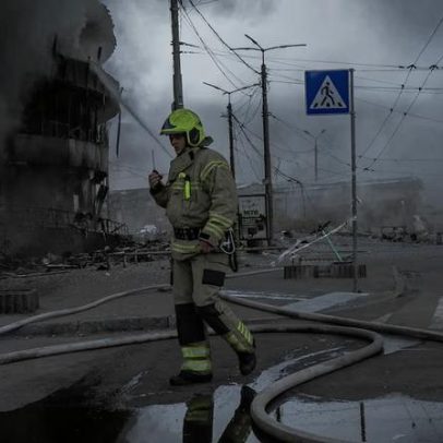 Rússia mata quatro pessoas em ataque na Ucrânia após prometer retaliação